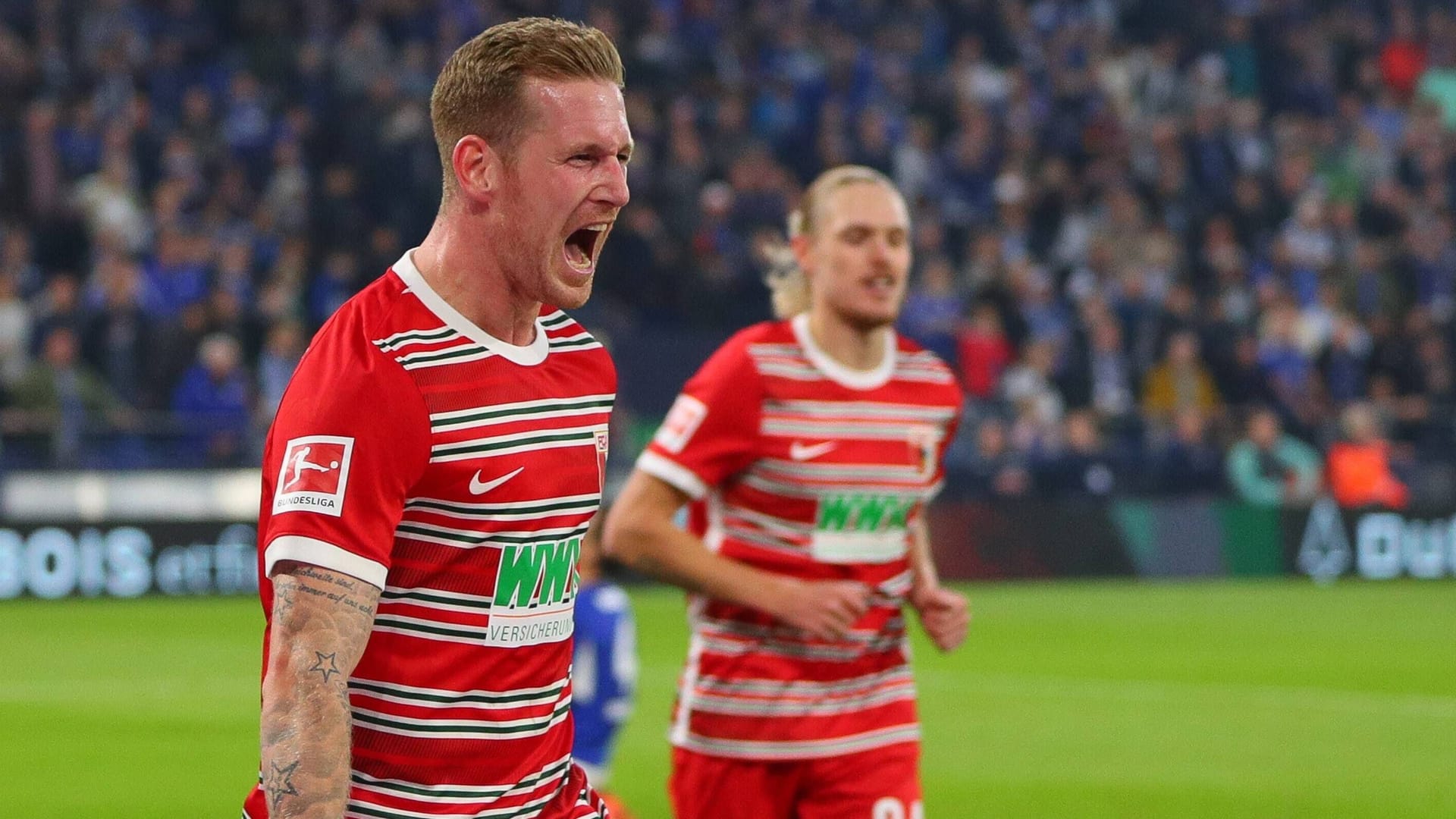 André Hahn jubelt: Er erzielte den Siegtreffer für Augsburg.