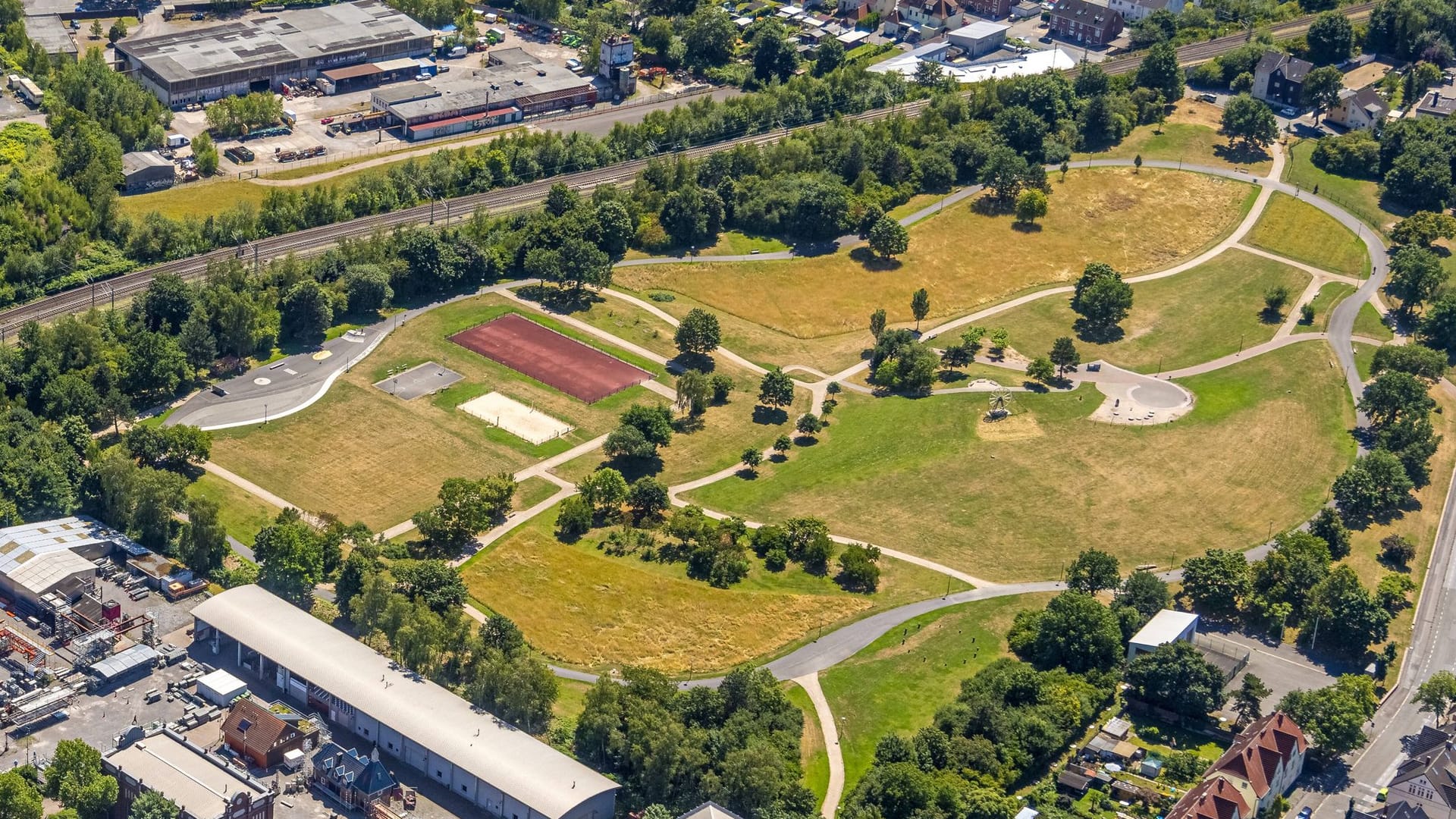 Der Hansemannpark (Archivbild): Hier beobachteten Zeugen den Übergriff auf das Kind.