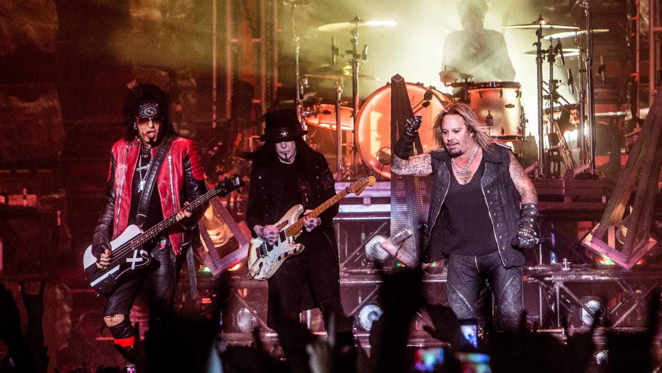 Mötley Crüe 2015 bei einem Konzert in Mailand.