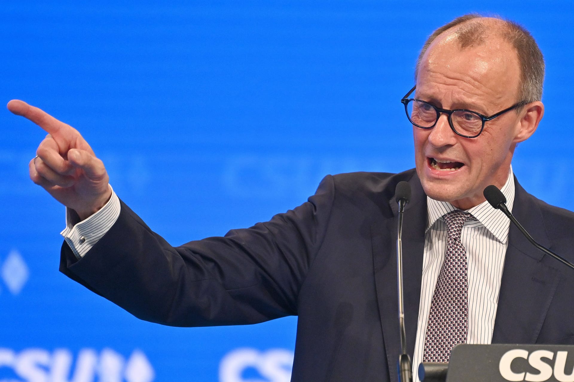 Friedrich Merz beim CSU-Parteitag: Der CDU-Vorsitzende hat den Kanzler scharf kritisiert.