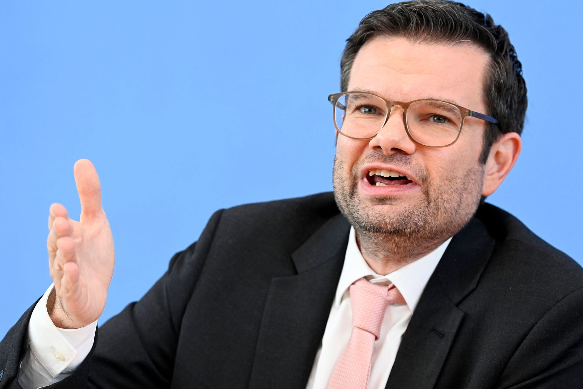 Marco Buschmann (Archivbild): Er verurteilt die Aktion der Klimaaktivisten.
