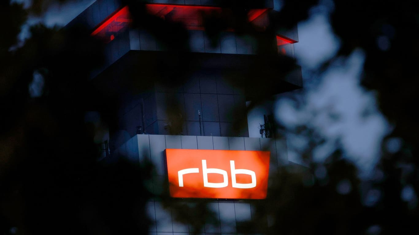Der RBB kommt nicht zur Ruhe: Jetzt wird gegen zwei Mitglieder der Geschäftsführung ermittelt.
