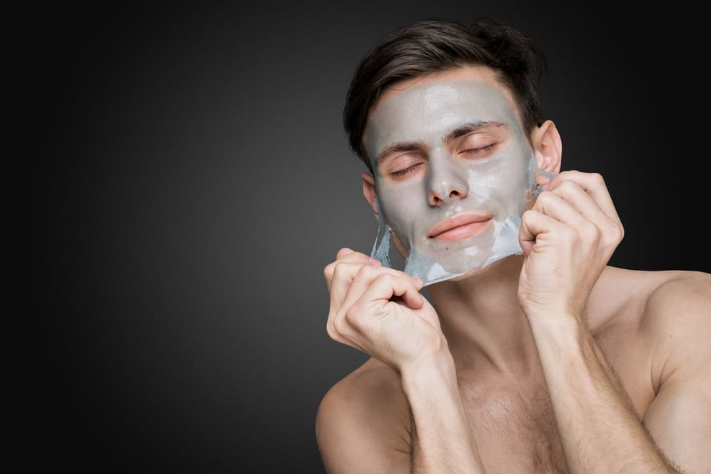 Peel-off-Maske: Sie verwandeln sich auf der Haut in eine abziehbare Schicht.