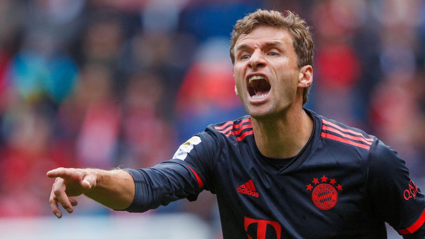 Thomas Müller: Er musste beim Bundesligaspiel beim FC Augsburg mit dem FC Bayern die bislang einzige Saisonniederlage hinnehmen.
