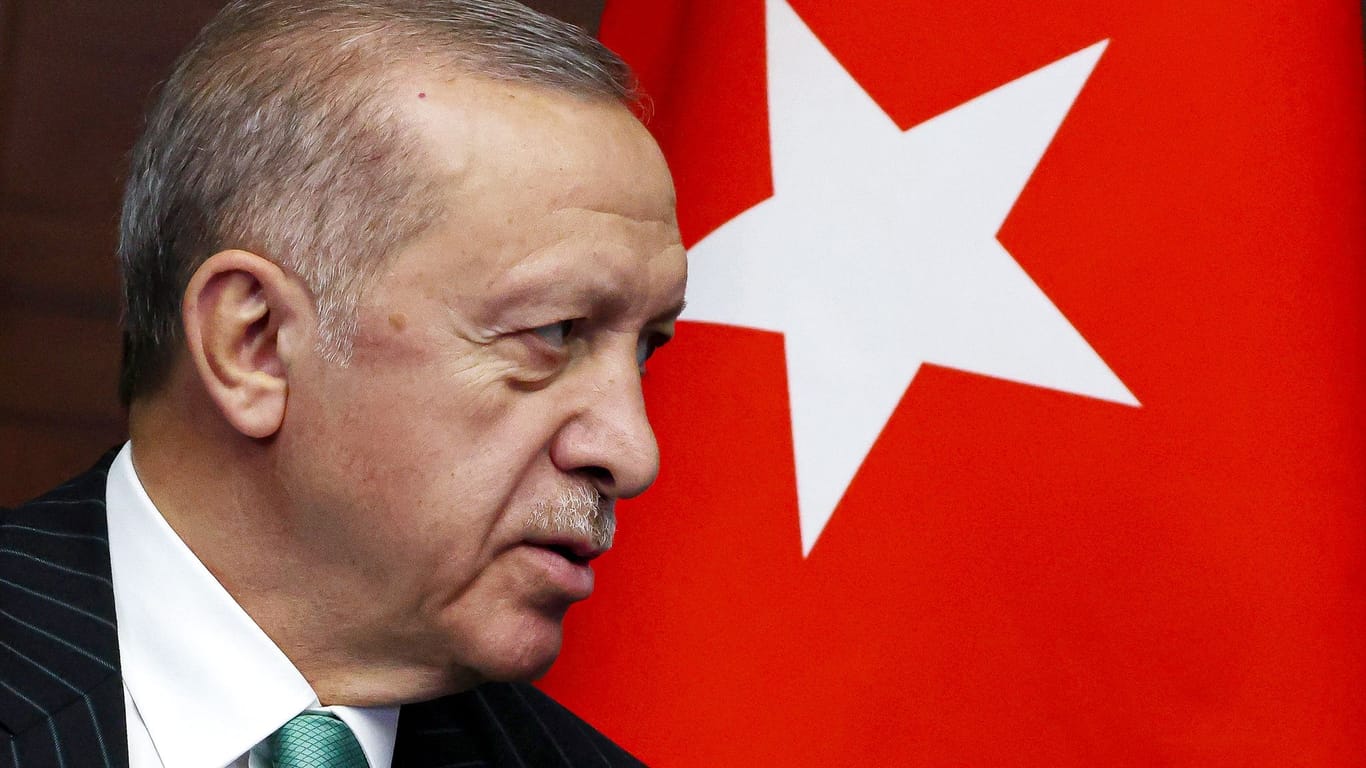 Der türkische Präsident Recep Tayyip Erdoğan: Er zieht ein Referendum über das Recht, ein Kopftuch zu tragen, in Erwägung.