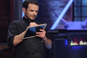 Steffen Henssler: Der TV-Koch wird in seiner Show von Howan unterstützt.
