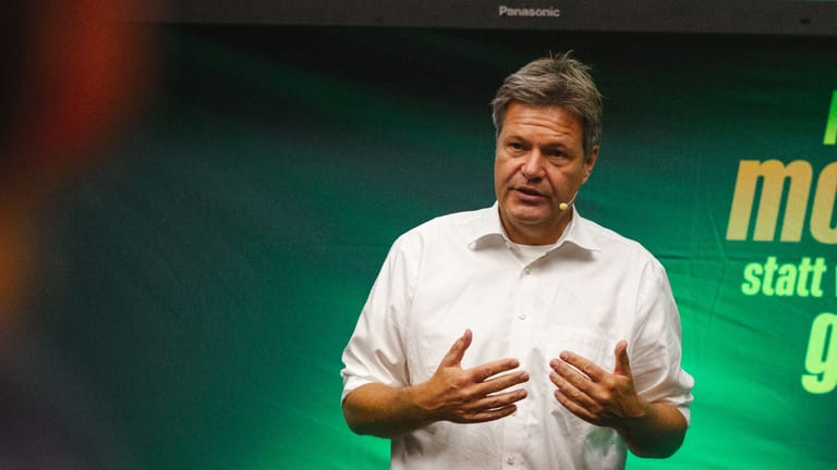 Robert Habeck machte am Montagabend Wahlkampf für die Grünen in Hannover. Am 9. Oktober wählt Niedersachsen seinen neuen Landtag.