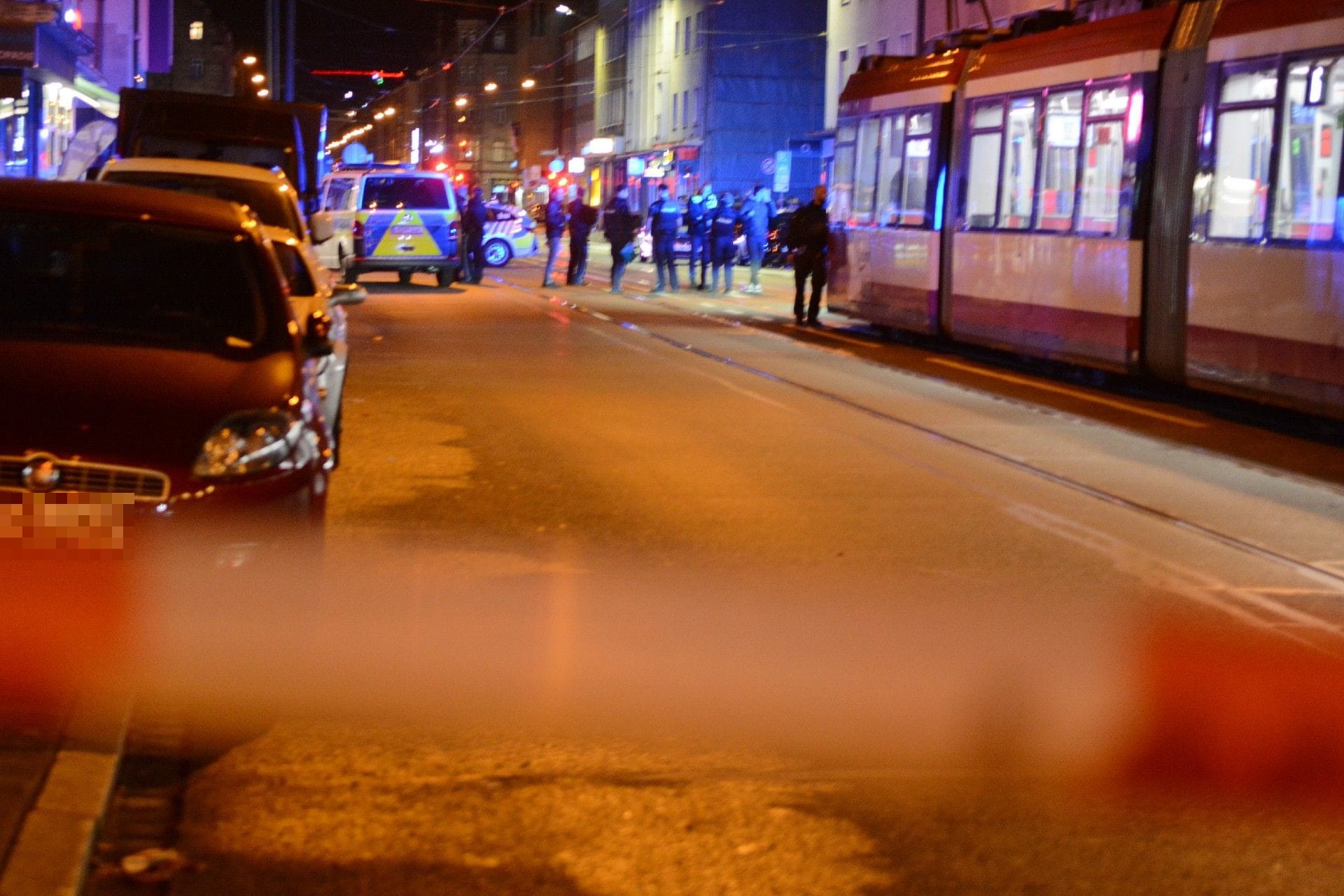 In der Nürnberger Südstadt ist es am Montagabend zu Schüssen auf offener Straße gekommen.