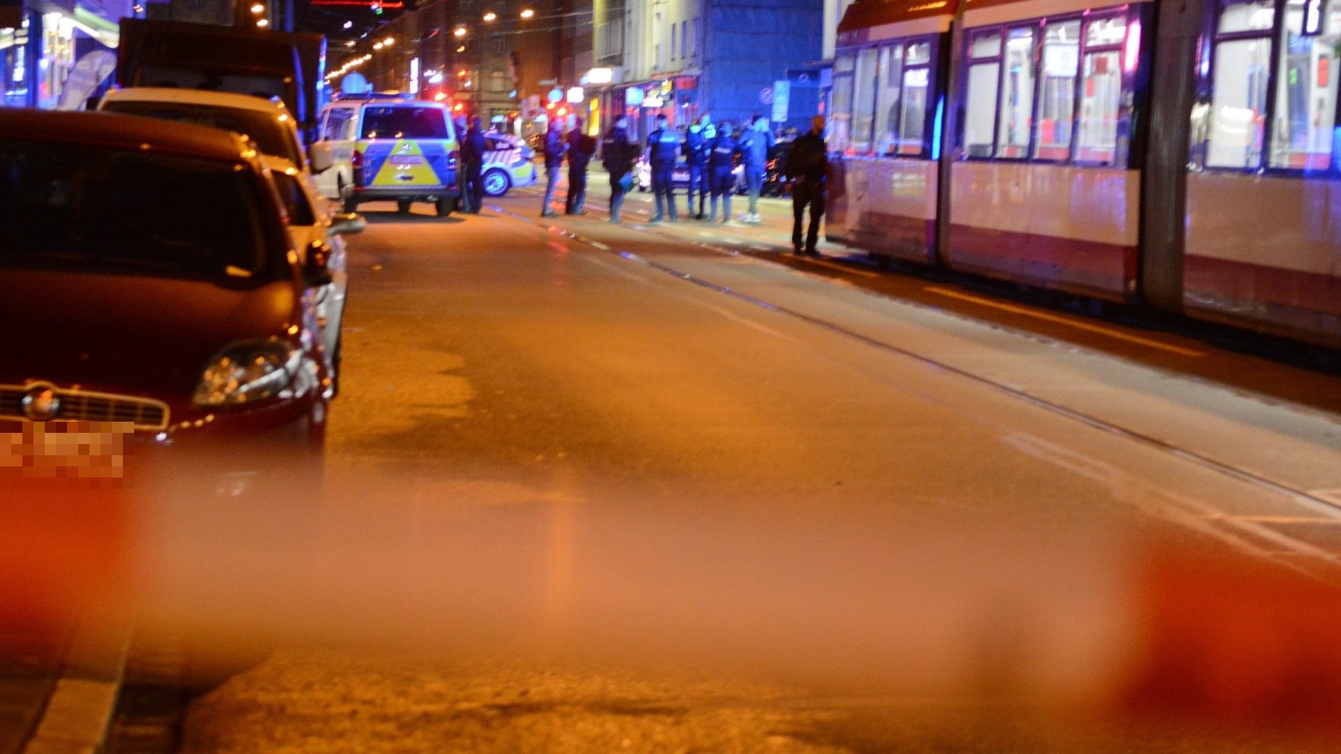 In der Nürnberger Südstadt ist es am Montagabend zu Schüssen auf offener Straße gekommen.