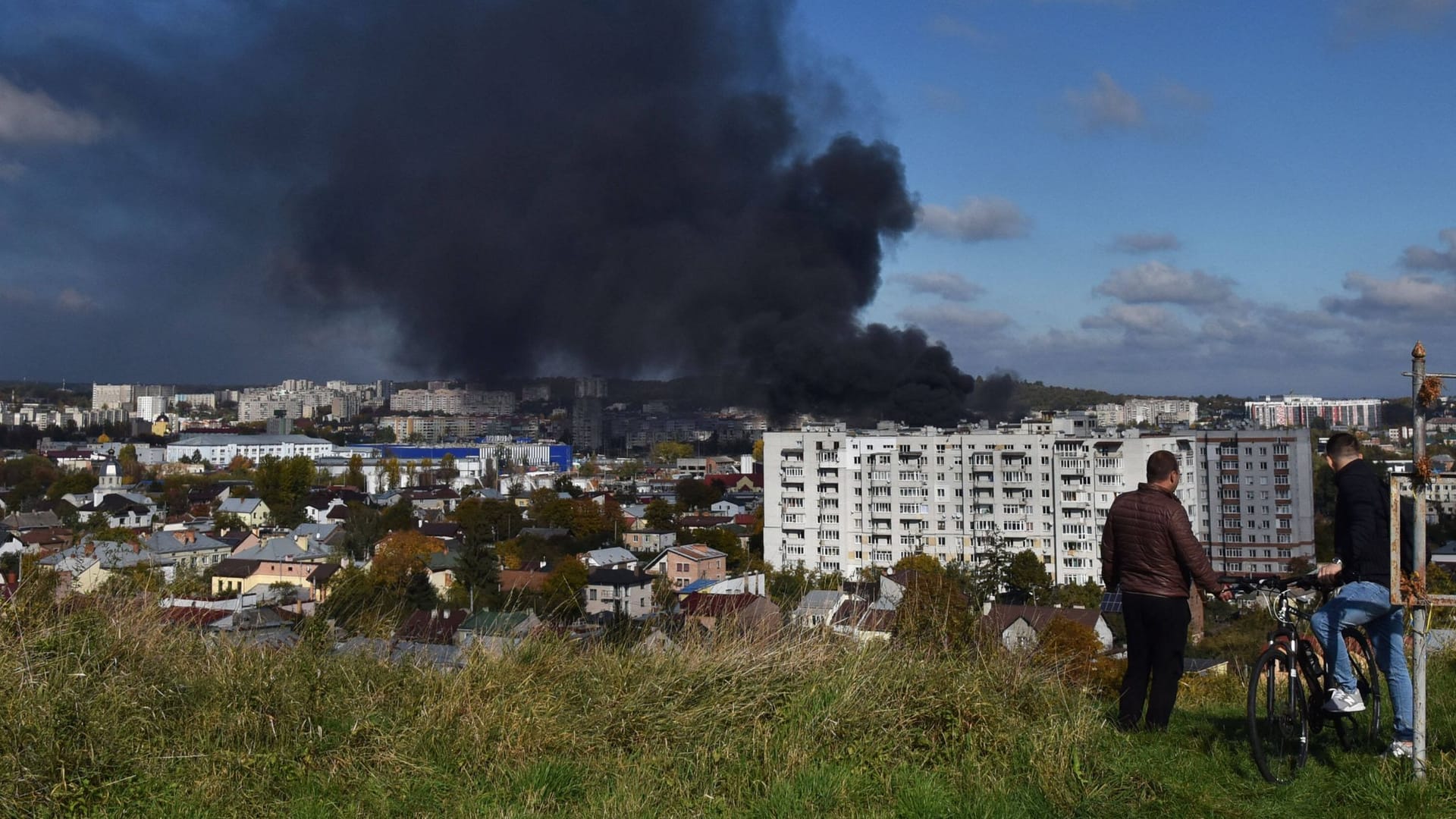 Lwiw in der Ukraine: Russische Raketen treffen die Stadt im Westen der Ukraine. Lwiw in der Ukraine: Russische Raketen treffen die Stadt im Westen der Ukraine.