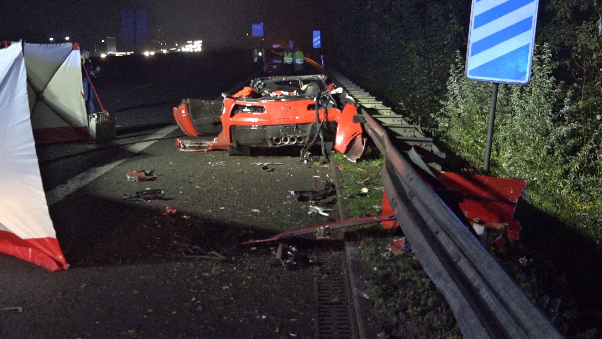 Verunfallte Corvette auf der A 67: Zum Unfallzeitpunkt soll es stark geregnet haben.