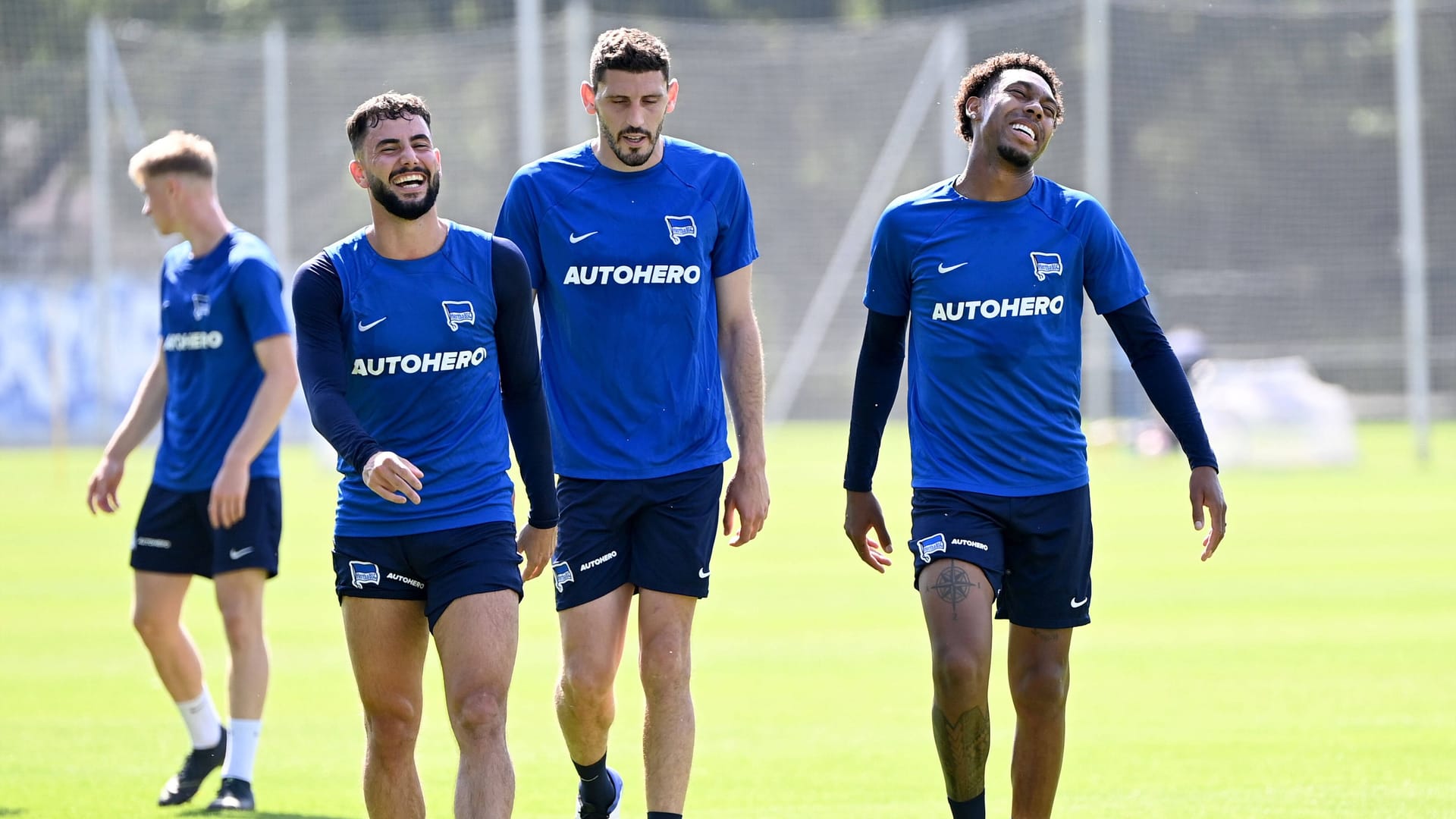 Marco Richter, Agustin Rogel Jean-Paul Boetius (v.l.): Hertha BSC möchte nach zwei Hodenkrebsfällen im Team Untersuchungen anbieten. Marco Richter, Agustin Rogel Jean-Paul Boetius (v.l.): Hertha BSC möchte nach zwei Hodenkrebsfällen im Team Untersuchungen anbieten.