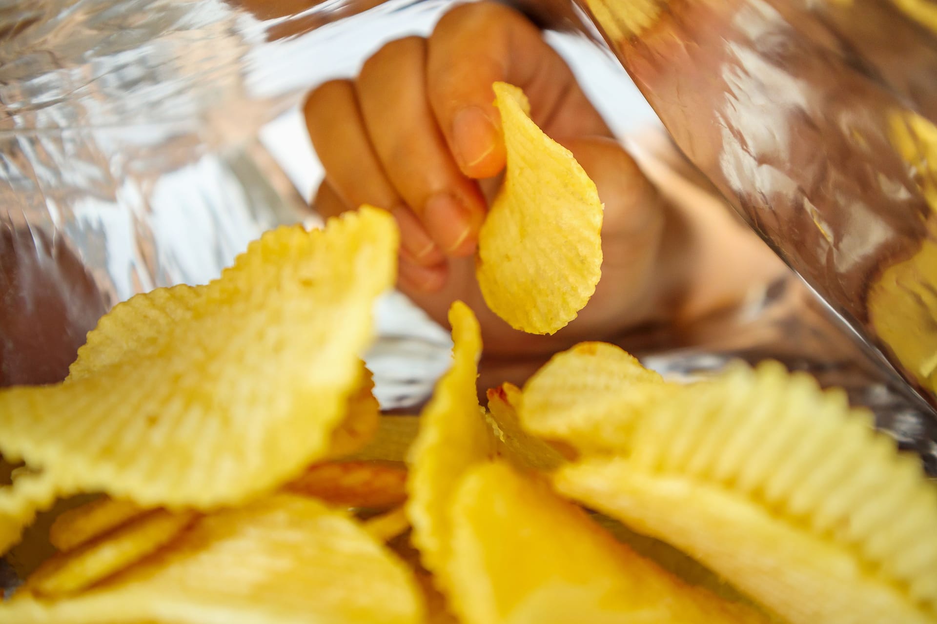 Chips: Einige Sorten enthalten sehr viel Acrylamid. (Symbolbild)