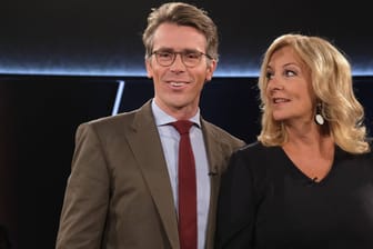 Johannes Wimmer und Bettina Tietjen: Bei der "NDR Talk Show" ist ein neues Moderatorenduo tätig.