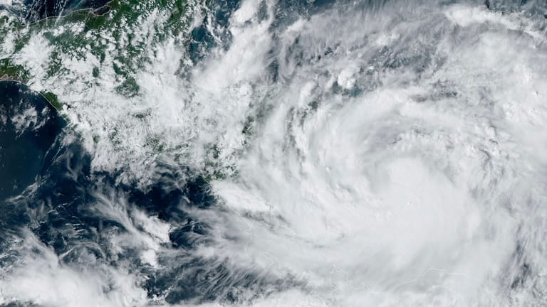 Hurrikan "Julia" zieht auf Nicaragua zu: Zuletzt wurden anhaltende Windgeschwindigkeiten von bis zu 120 Stundenkilometern gemessen.