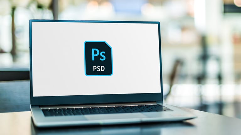 Bild-Hintergrund transparent machen: Es gibt verschiedene Bildprogramme für eine einfache Bildbearbeitung. Fortgeschrittene können sich an den Programme von Adobe versuchen.