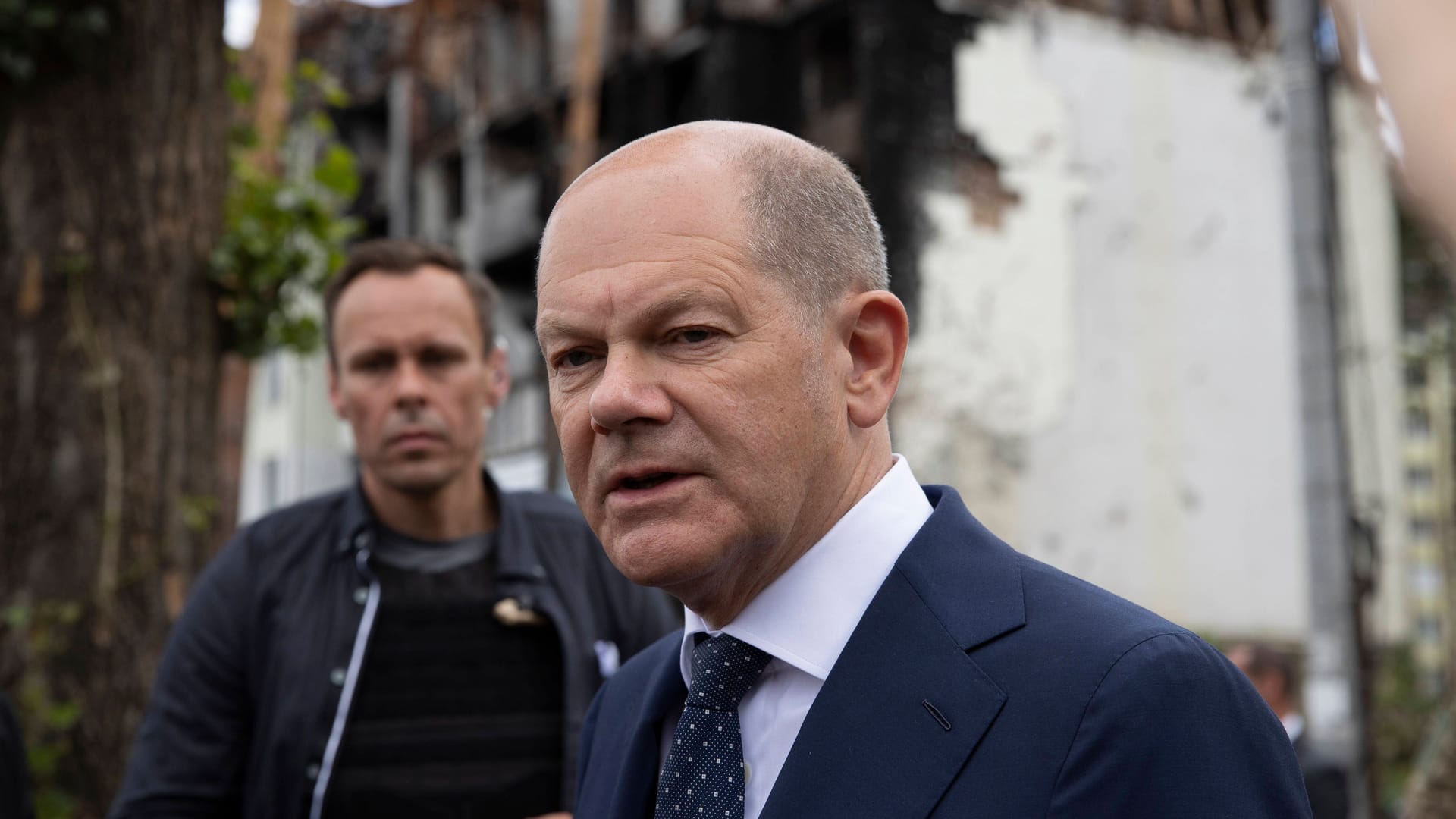 Bundeskanzler Olaf Scholz bei Besuch in der Ukraine: Scholz betitelte den Wiederaufbau der Ukraine als Generationenaufgabe, mit der man jetzt beginnen müsse.