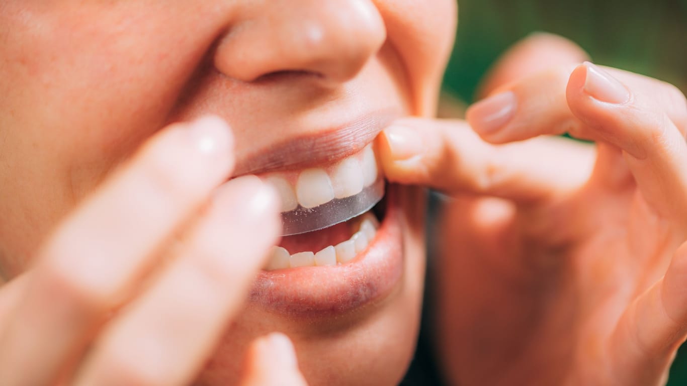 Anleitung befolgen: Wer keine Beschädigung der Zähne riskieren möchte, sollte die Angaben des Herstellers einhalten.