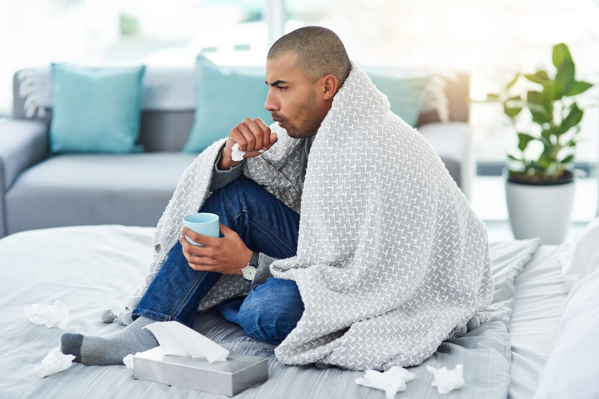 Typisch für eine akute Bronchitis ist Husten. Was bedeutet es, wenn Atemnot hinzukommt?