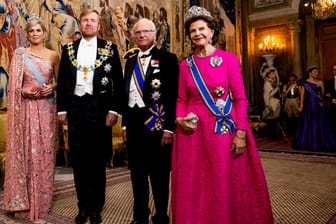 Königin Máxima und König Willem-Alexander mit König Carl Gustaf und Königin Silvia: Die Schweden luden am Dienstag zum Staatsbankett.