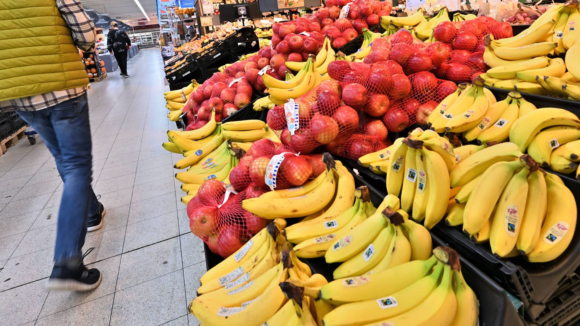 Einkauf im Supermarkt: Im August und September wurden die höchsten Anstiege der Erzeugerpreise seit Beginn der Erhebung im Jahr 1949 gemessen.