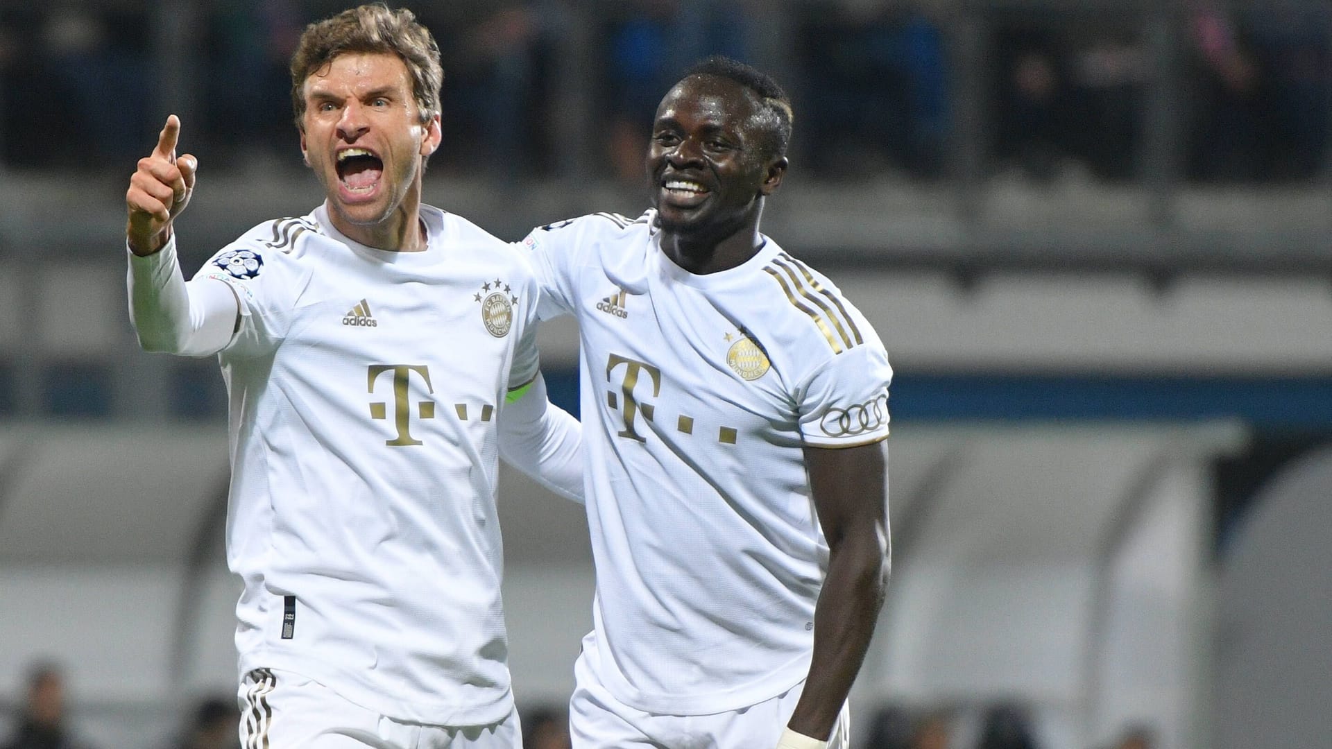 Thomas Müller (l.) und Sadio Mané: Der Sieg gegen Pilsen sorgte für einen Rekord.