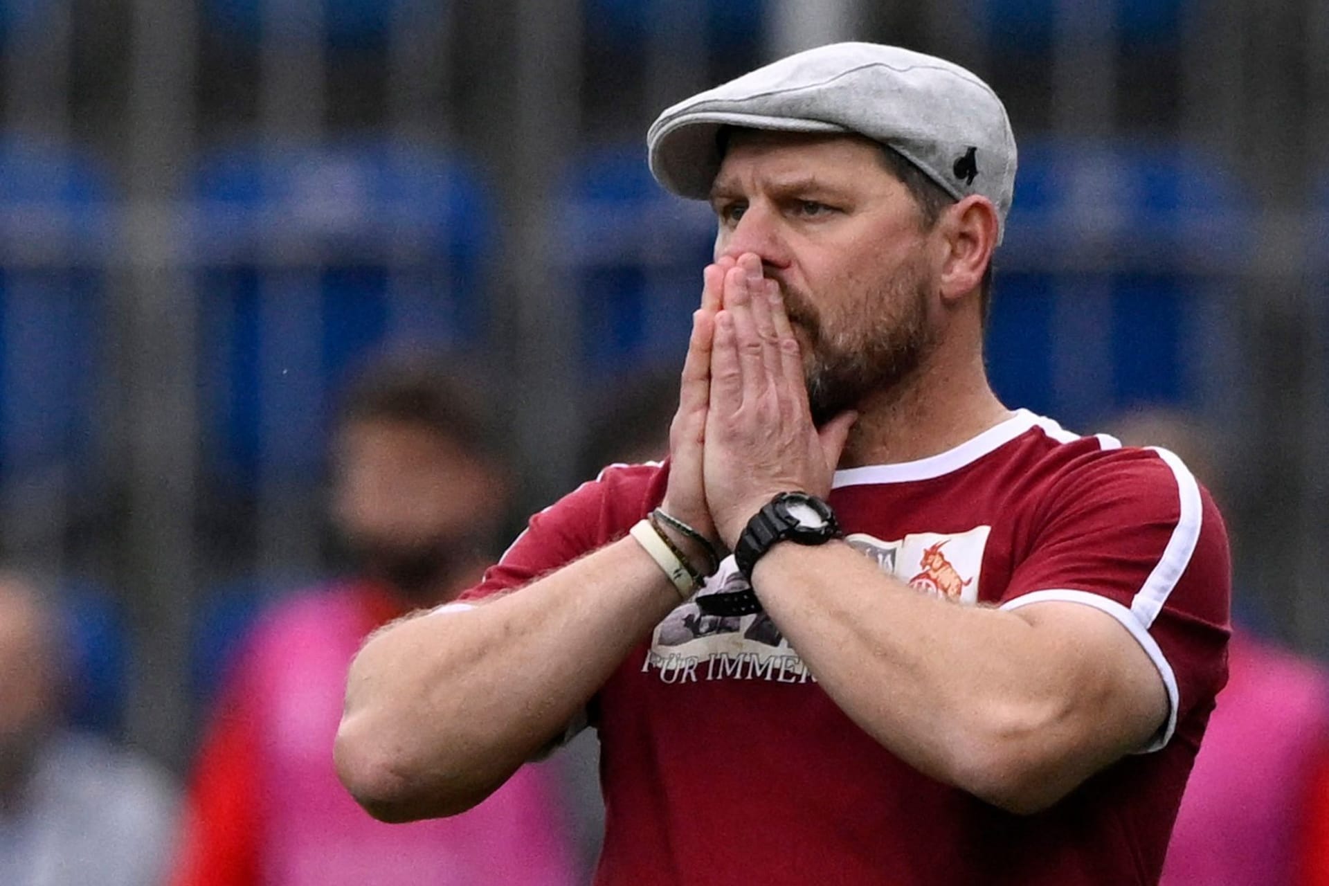 Steffen Baumgart: Der Kölner Trainer fordert eine Verlegung des Bundesliga-Spiels gegen Hoffenheim.