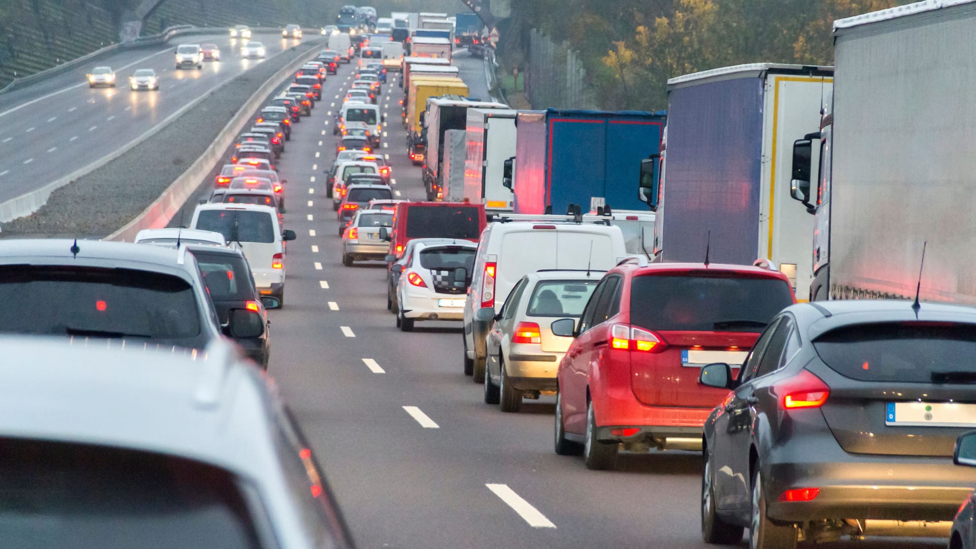 Staugefahr: In drei Bundesländern beginnen bald die Herbstferien.