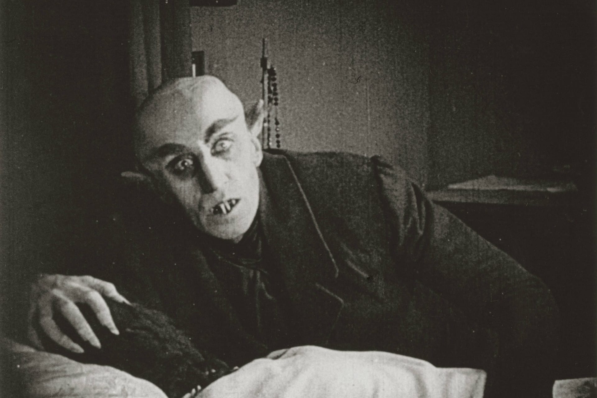 Szene aus "Nosferatu" von 1922: Der "Vampirjäger" Gerard van Swieten bekämpfte den Aberglauben im 18. Jahrhundert.