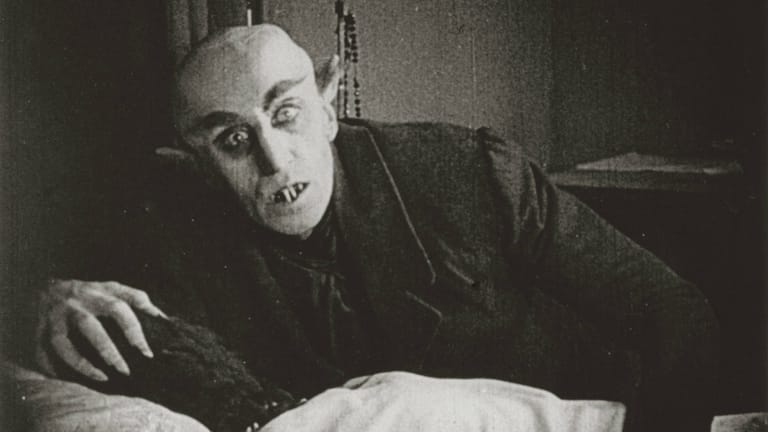 Szene aus "Nosferatu" von 1922: Der "Vampirjäger" Gerard van Swieten bekämpfte den Aberglauben im 18. Jahrhundert.