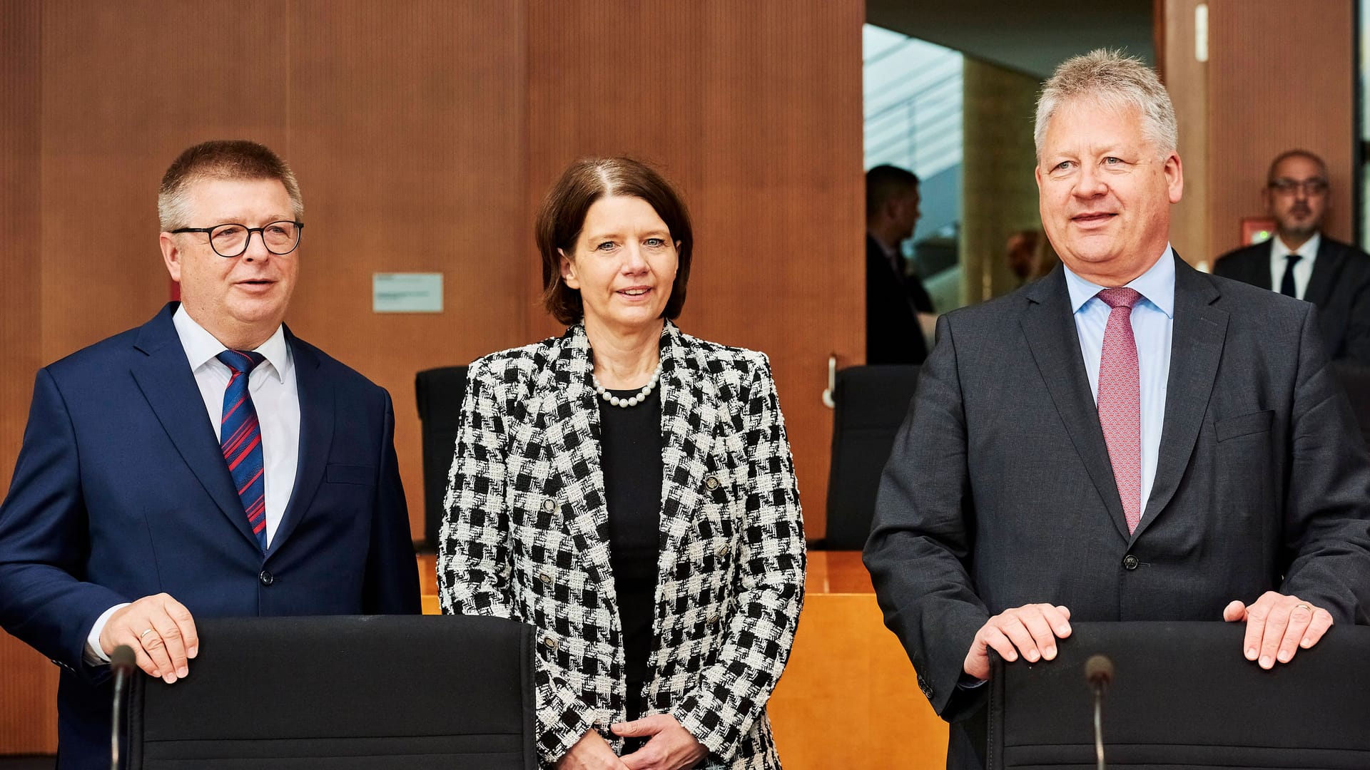 Verfassungsschutz-Präsident Haldenwang (l.), MAD-Präsidentin Rosenberg (m.) und BND-Präsident Kahl (r.): Die Chefs der Nachrichtendienste wurden öffentlich befragt.