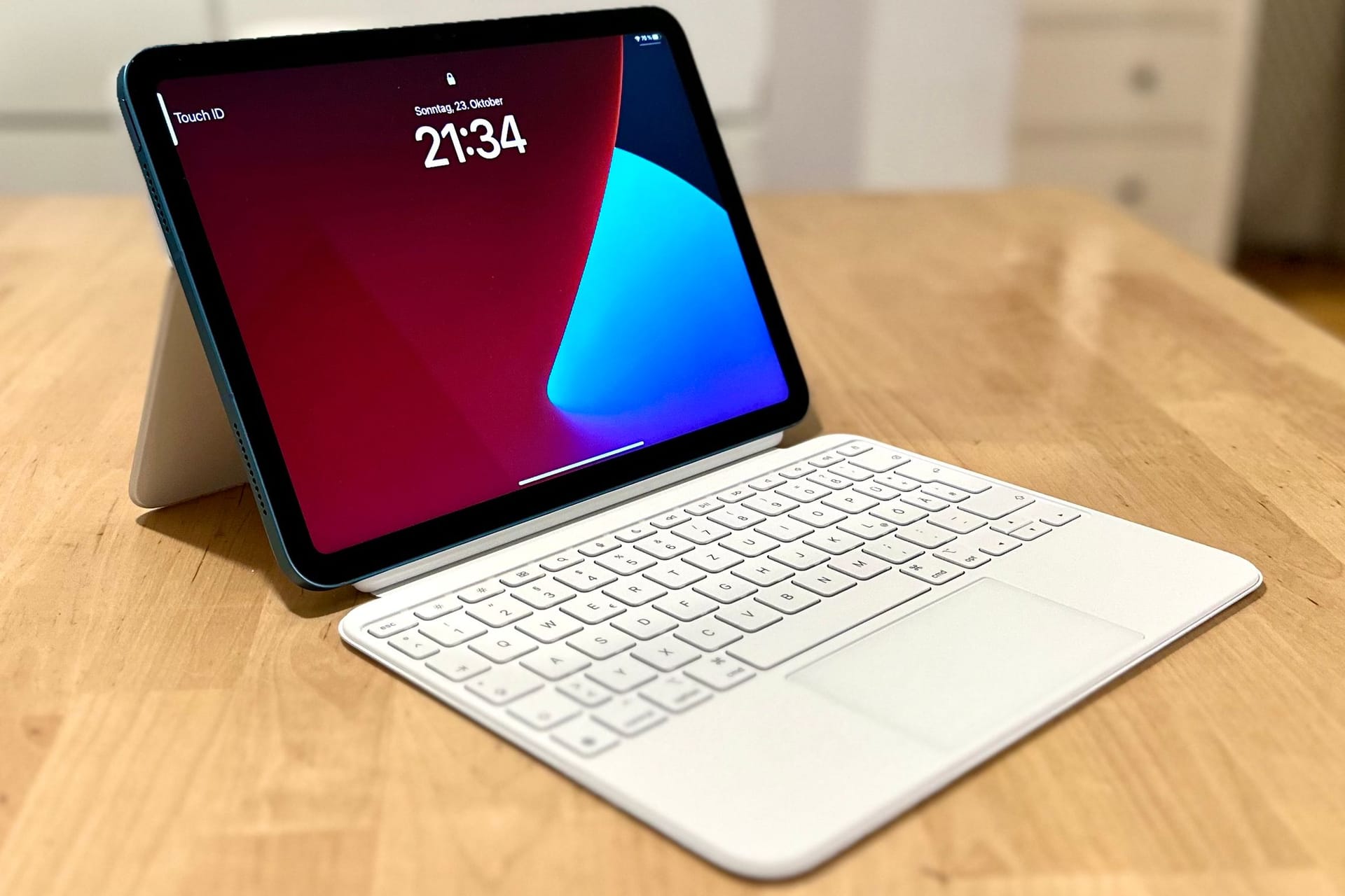 Das neue iPad mit Magic Keyboard Folio: Das Update macht das iPad in vielen Punkten besser – verschiebt es aber auch in eine neue Preiskategorie.