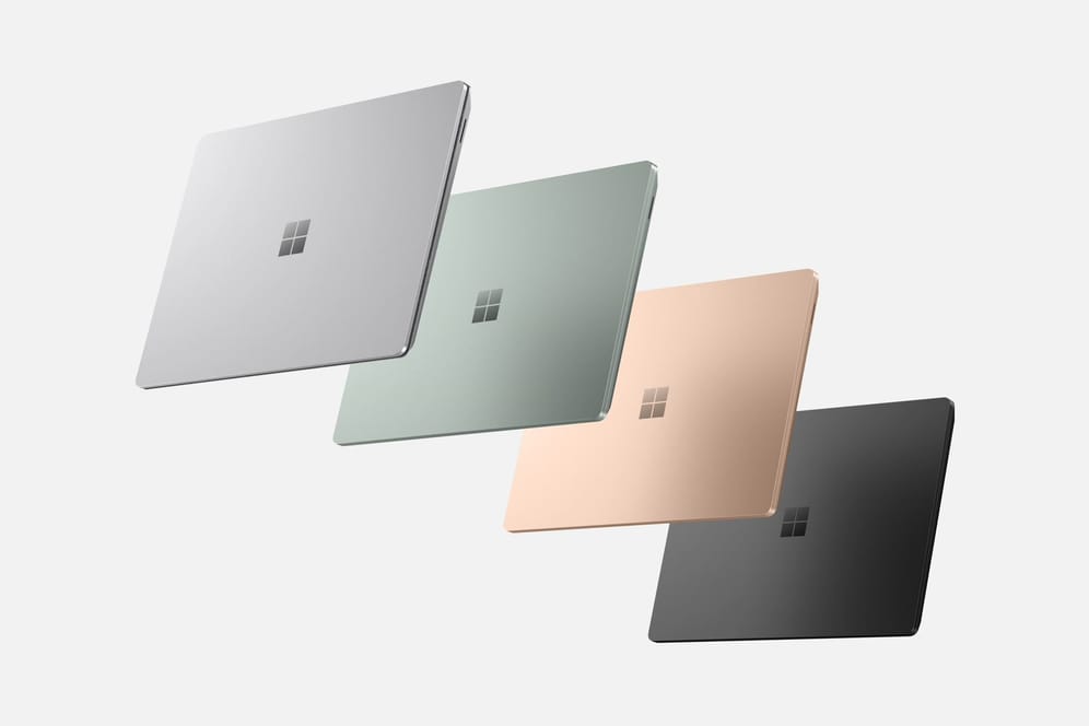 Microsoft Surface Laptop 5: Neben den bekannten Farben Platin, Mattschwarz und Sandstein ist Salbei dazugekommen.
