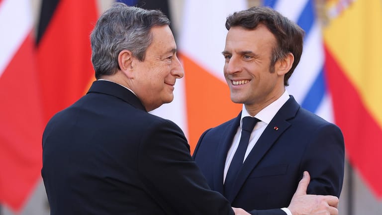 Italiens Ministerpräsident Mario Draghi und Frankreichs Präsident Emmanuel Macron: Italien und Frankreich haben bereits Lösungsansätze für die steigenden Energiekosten gefunden.
