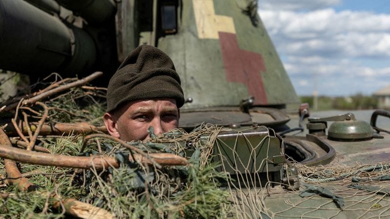 Ukrainischer Soldat in Lyman: Dort sollen die Truppen russische Soldaten festgesetzt haben.