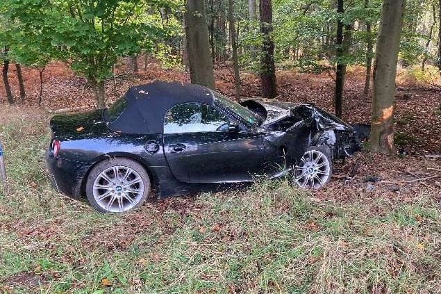 Der Wagen des Mannes war nicht mehr fahrbereit. Er wurde abgeschleppt.