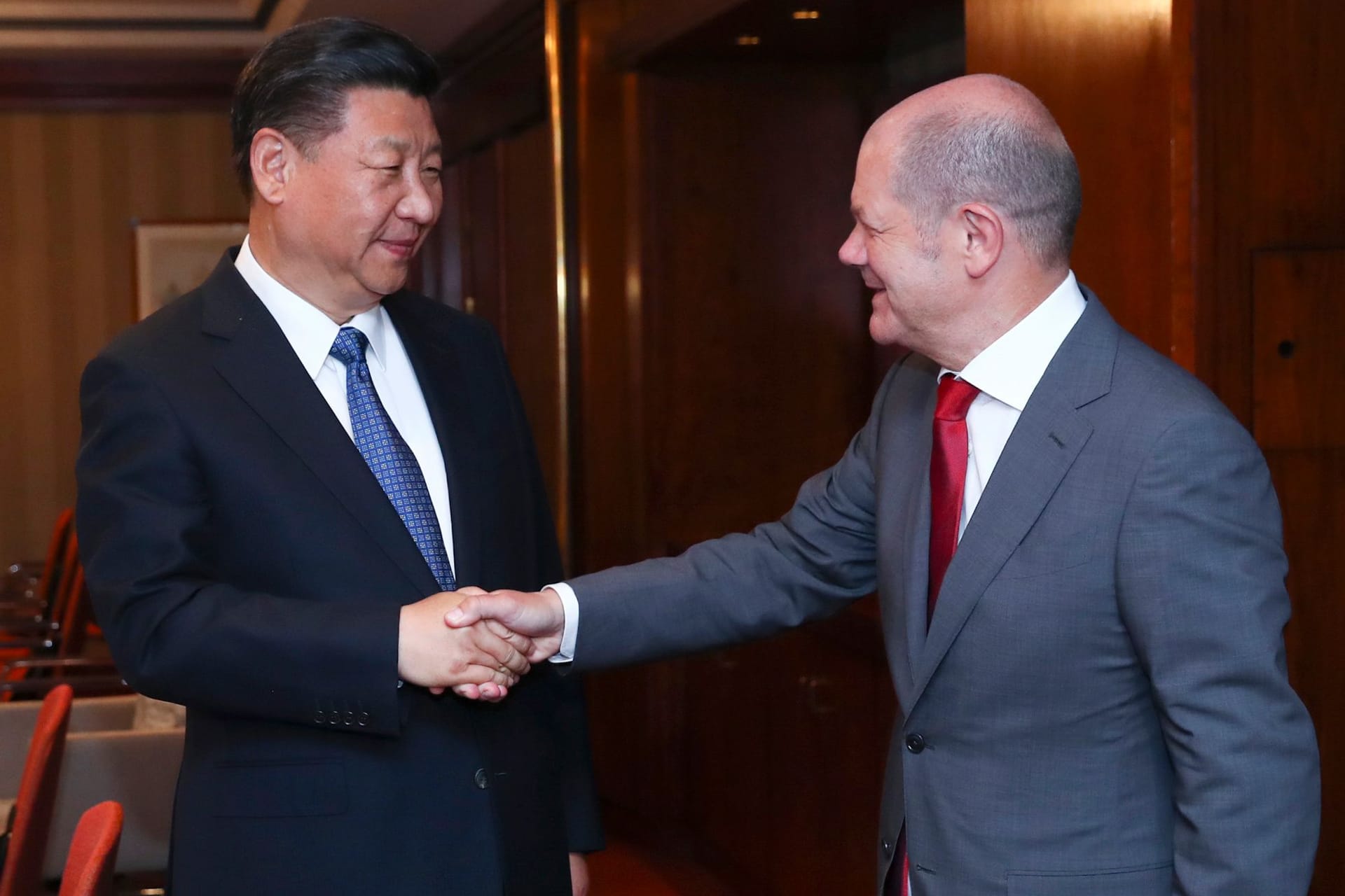 Xi Jinping und Olaf Scholz (2017 in Hamburg): Wie halten wir es mit China?