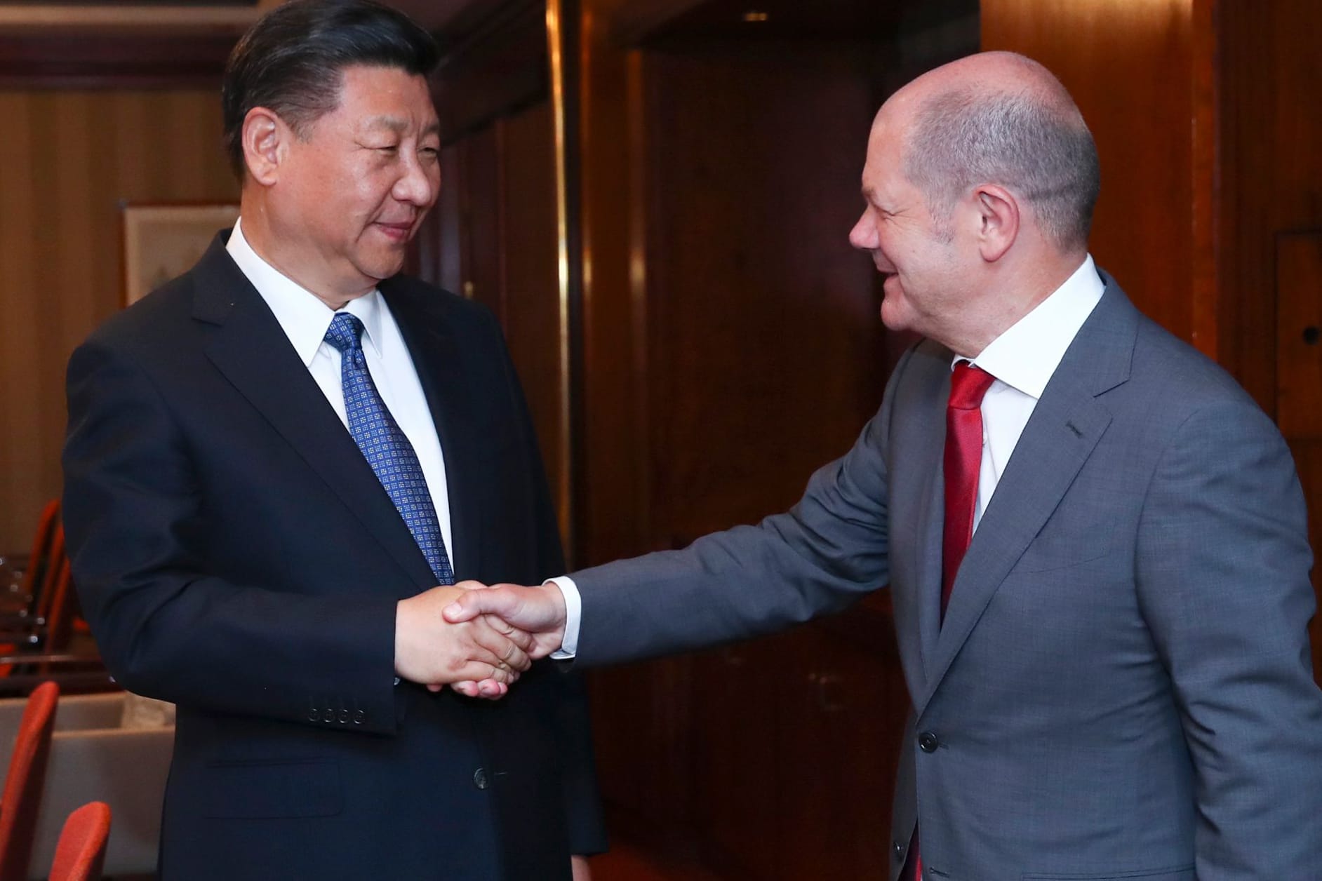 Xi Jinping und Olaf Scholz (2017 in Hamburg): Wie halten wir es mit China?