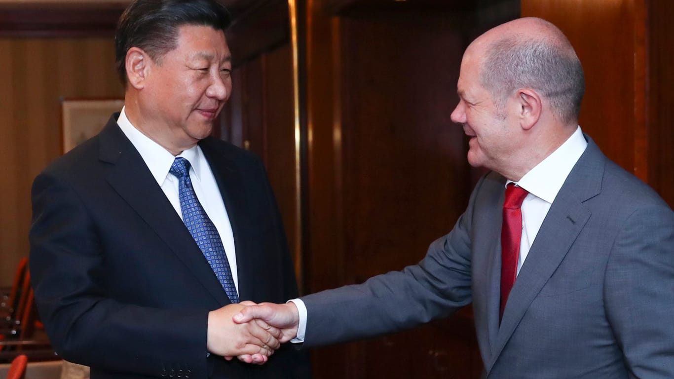 Xi Jinping und Olaf Scholz (2017 in Hamburg): Wie halten wir es mit China?