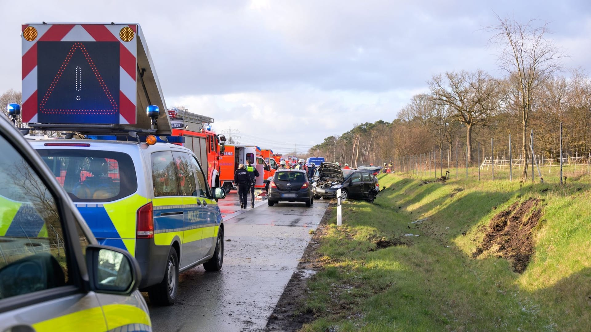 Unfall auf A7 bei Norderstedt Unfall auf A7 bei Norderstedt