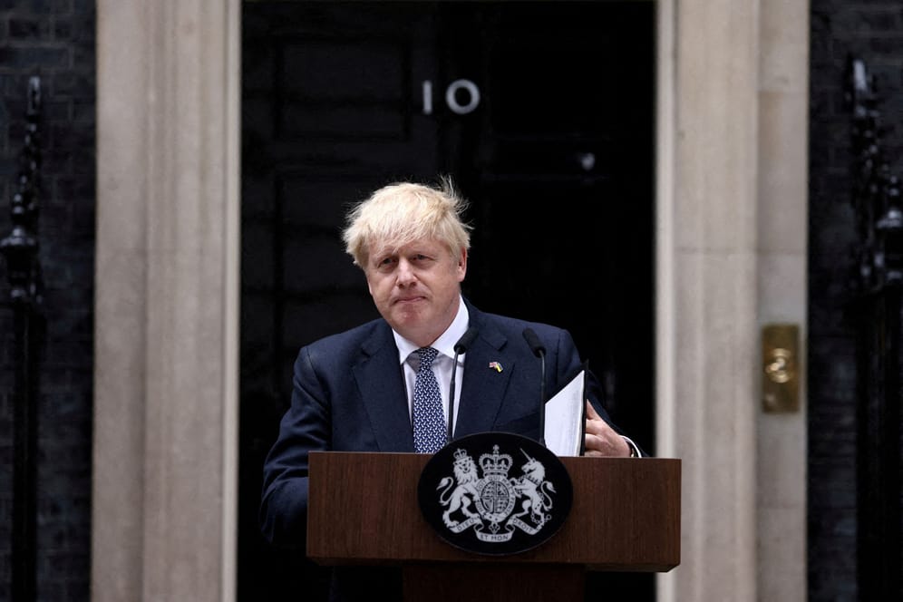 Boris Johnson (Archivbild): Der ehemalige Premier ist nach seinem abgebrochenen Urlaub wieder in Großbritannien gelandet.