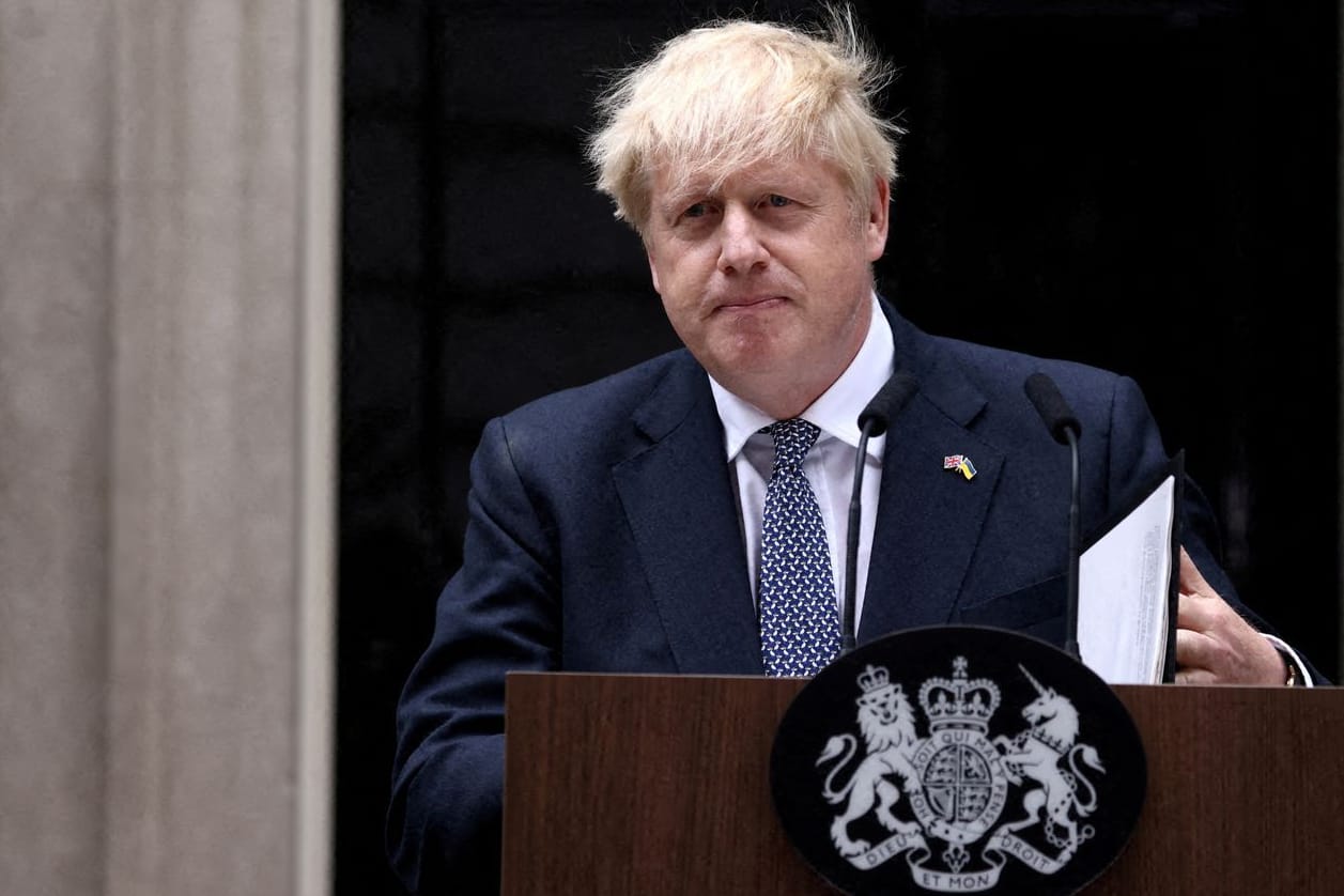 Boris Johnson (Archivbild): Der ehemalige Premier ist nach seinem abgebrochenen Urlaub wieder in Großbritannien gelandet.