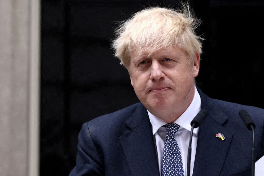 Boris Johnson (Archivbild): Der ehemalige Premier ist nach seinem abgebrochenen Urlaub wieder in Großbritannien gelandet.