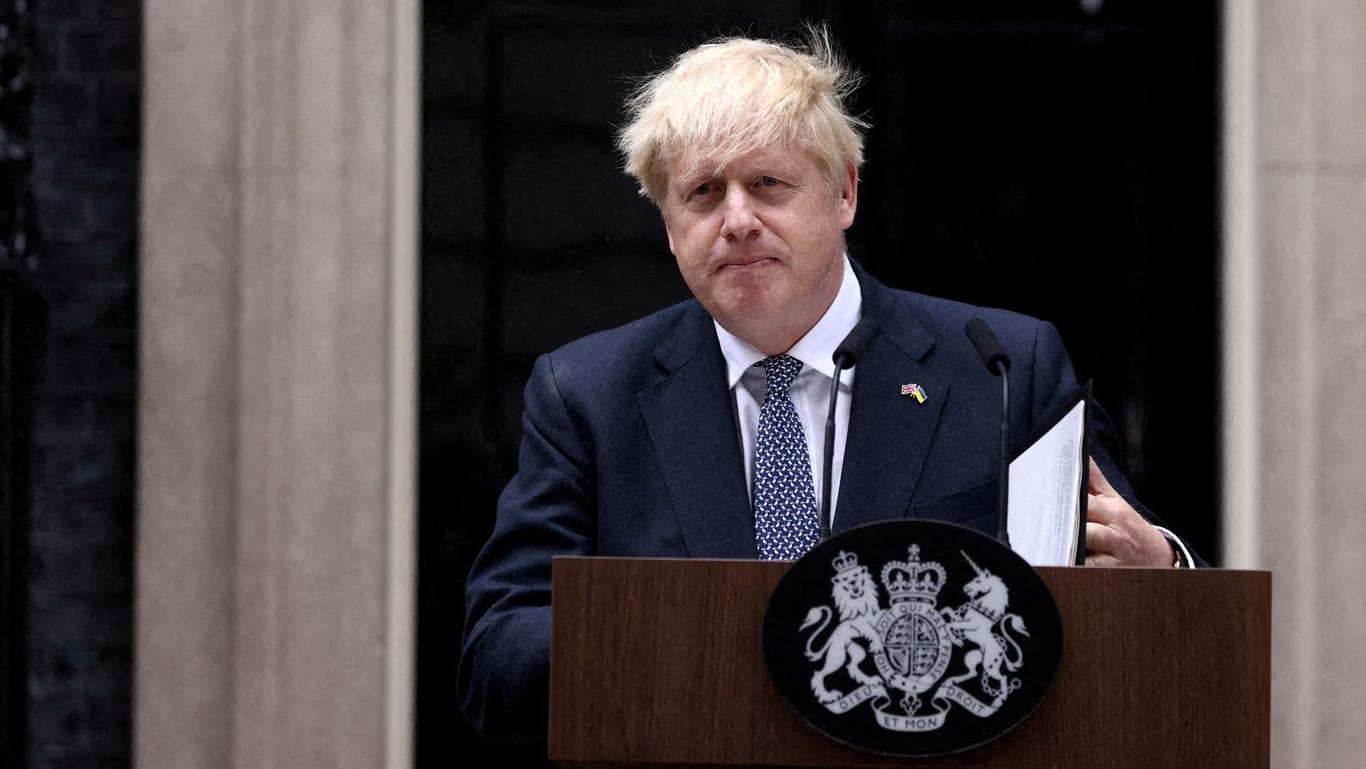 Boris Johnson (Archivbild): Der ehemalige Premier ist nach seinem abgebrochenen Urlaub wieder in Großbritannien gelandet.