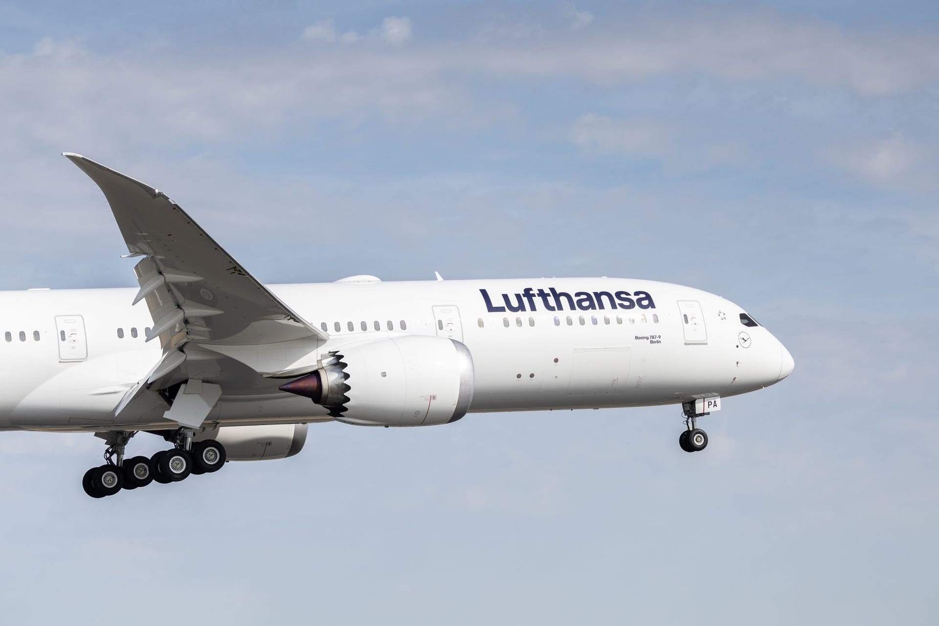 Lufthansa-Maschine des Typs Boeing 787-9 (Archivbild): Am Montag taufte Franziska Giffey das Modell auf den Namen "Berlin".