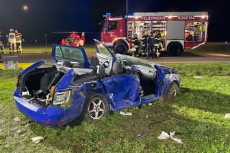 Schwerer Verkehrsunfall im Landkreis Fürth am Sonntagabend: Auch ein Rettungshubschrauber war im Einsatz.