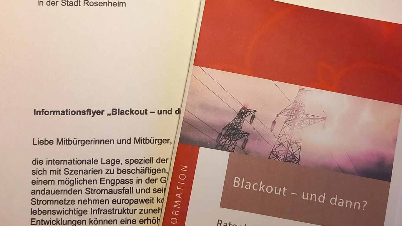 Der Blackout-Flyer der Stadt Rosenheim, der den Ansturm auf Baumärkte auslöste.
