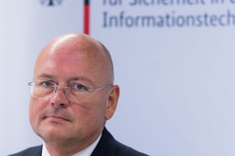 Das Bundesamt für Sicherheit in der Informationstechnik (BSI) bekommt eine neue Leitung – Arne Schönbohm muss gehen.