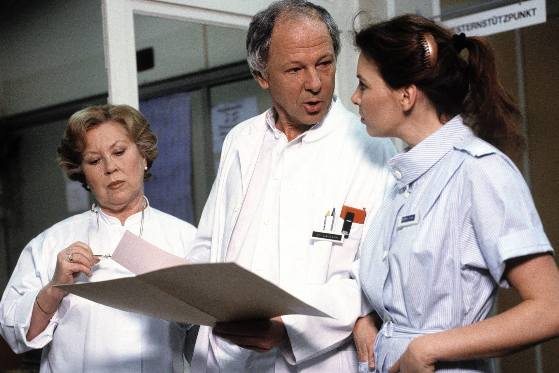 Herbert Tennigkeit mit Eva-Maria Bauer und Gaby Fischer: Er spielte in der "Schwarzwaldklinik" den Dr. Laudann.