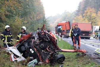 Unfall bei Rodgau: Der 21-Jährige verstarb noch an der Unfallstelle.